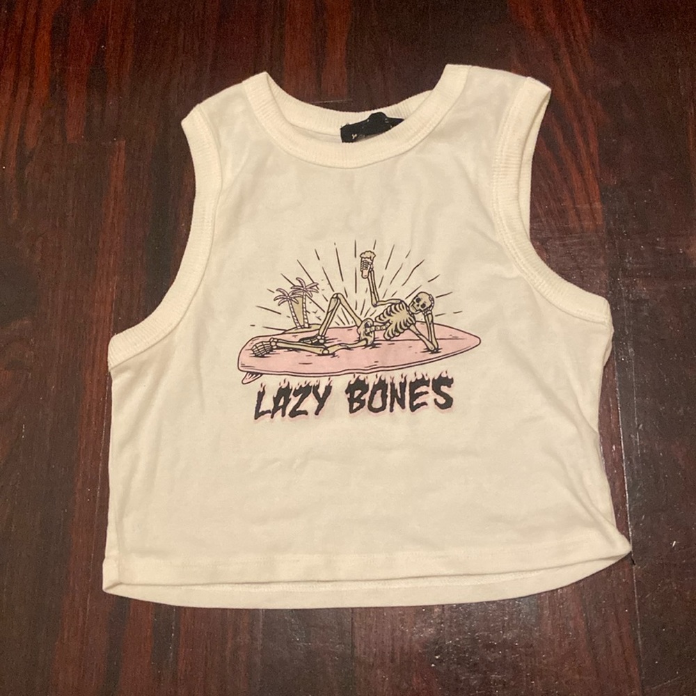 SOCIAL SCENE|| Graphic sleeveless cropped tee